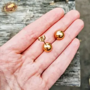 LUXUKISSKIDS 10pairs/lot Ball Stud Earrings Smooth 18K Gold Plated Vacuum Stainless Steel Surgical Earing Sets Classic Piercing
