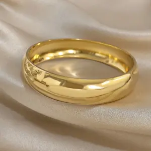 Glossy Gold Plated Stainless Steel Bracelet for Women Men Fashion 10 15 30mm Size Chunky Smooth Cuff Bangles Waterproof Jewelry