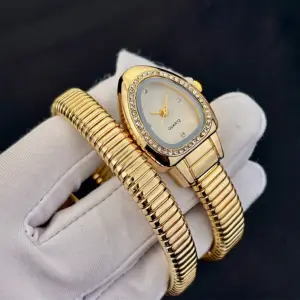 Serpentine Bullet-Shaped Case Honeycomb Dial Bracelet Watch for Women - Elegant Fashion Vintage Womens Watch
