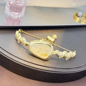 Elegant Snake-Shape Ladies Quartz Watch Trendy European And American Style Commute Luxury Roman Numeral Classy Fashion Accessory
