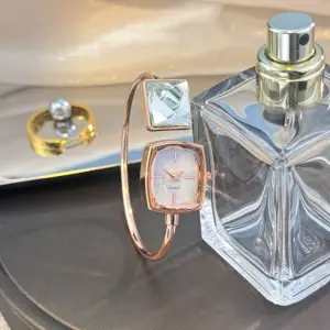 Cross-border new big diamond European and American exquisite bracelet small sugar cube high-end sense niche quartz women's watch
