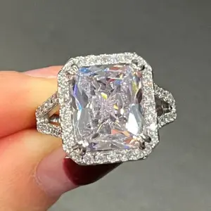 Huitan Simple Design Wedding Bands Rings for Women Luxury Inlaid Big Square Cubic Zirconia Engagement Party 2022 Trendy Jewelry