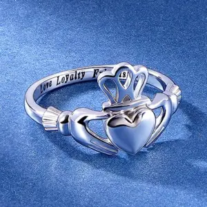 Huitan Trendy Crown Heart Hug Design Women Rings Proposal Engagement Rings for Girlfriend Statement Accessories Female Jewelry