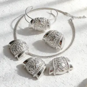 African Women Jewelry Set Pendant Necklace Earrings Weddings Design Bracelet Ring Jewellery Party Bridal Dubai Accessory Gift