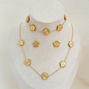 Simple 316L Stainless Steel Flower Five Leaf Necklace Bracelet Earrings 18K Gold Plated Jewelry Set For Women Girl Gift Clover