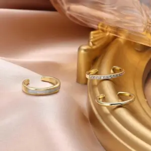 Bobisty 14K Gold Plated Toe Rings for Women Adjustable Toe Ring Cute Opal Flower Toe Rings Open Band Beach Summer Foot Jewelry