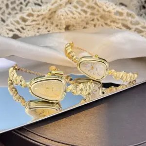 Elegant Snake-Shape Ladies Quartz Watch Trendy European And American Style Commute Luxury Roman Numeral Classy Fashion Accessory