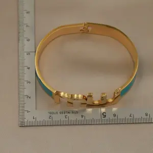 316L Classic Stainless Steel Multicolor Letter M Open Bracelet for Women Elegant Bangles Rust-proof Wrist Jewelry